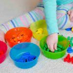 بازی دسته بندی براساس رنگ و شکل کلاس مهربانی سال 1402